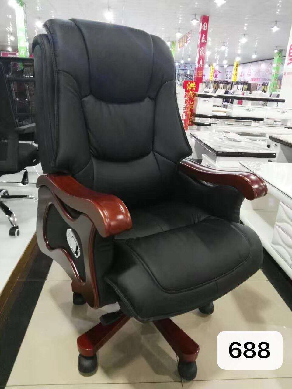 RK-B688 – Premium Leather Boss Chair