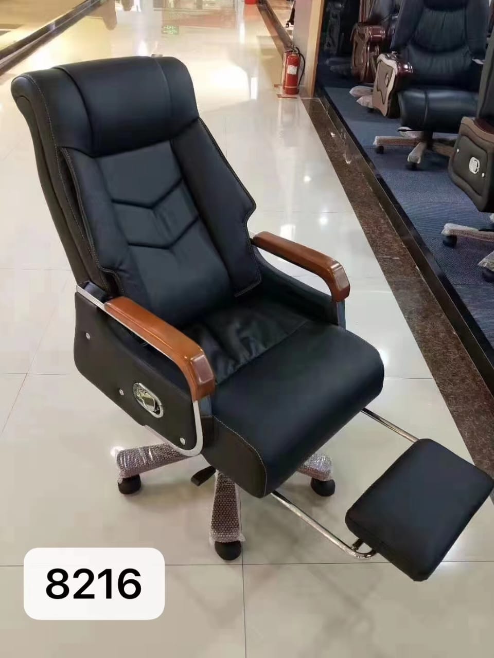 RK-B8216 – Premium Reclining Leather Boss Chair with Footrest