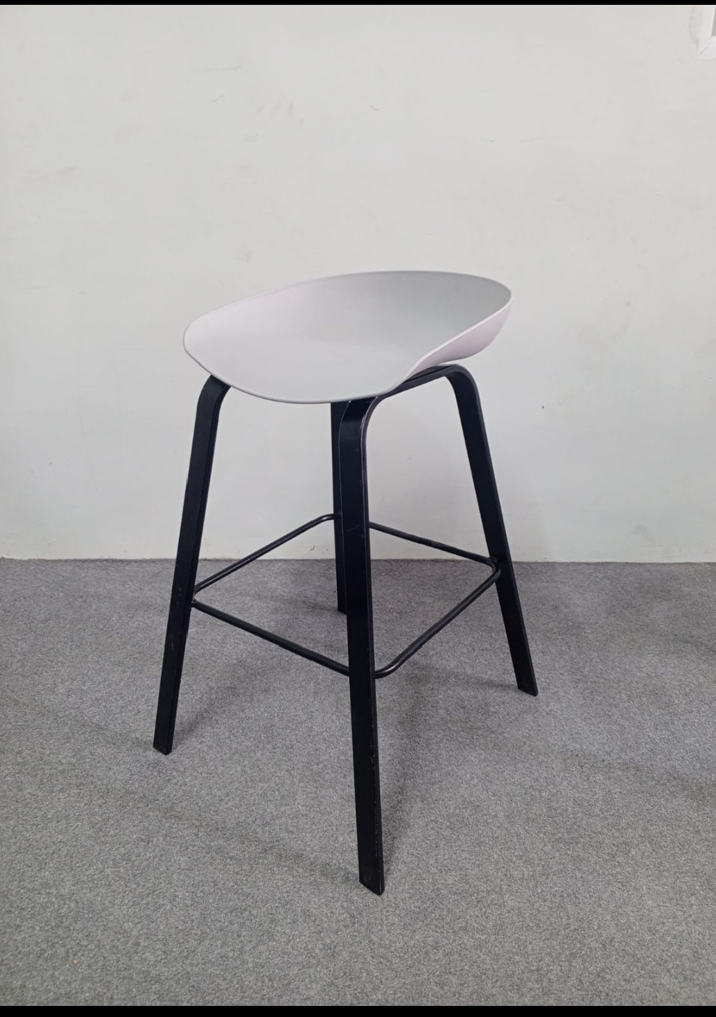 RK-BST63 – Modern Plastic Seat Bar Stool with Metal Legs thumbnail 2