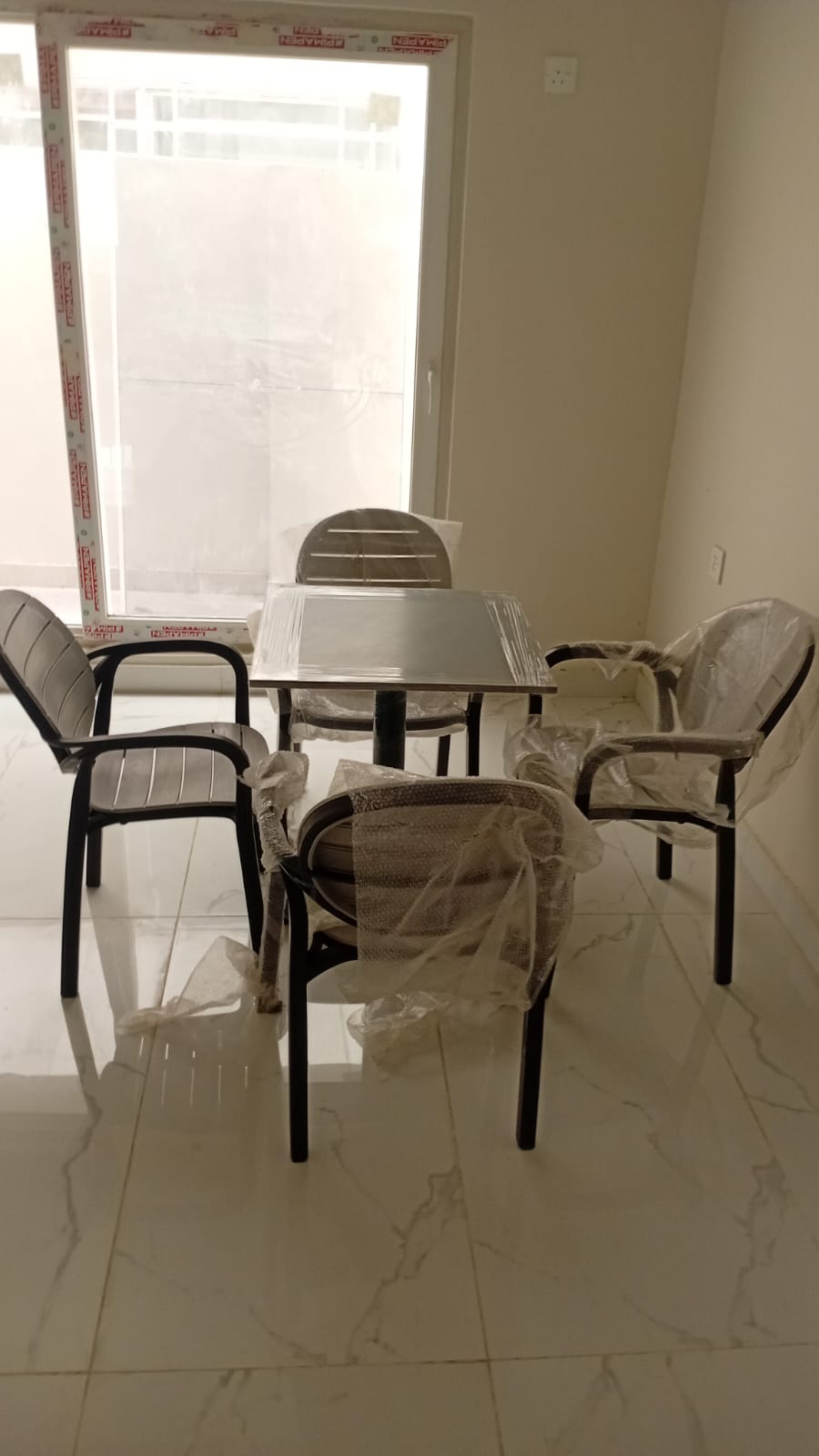 Model: RK-DNC-425 Dining