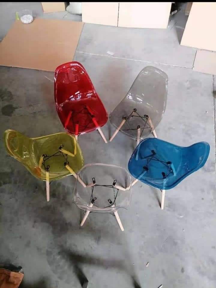 RK-204 Transparent Plastic Chair – Modern Elegance   thumbnail 2